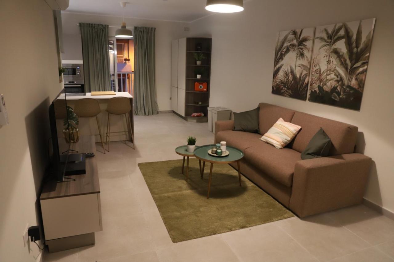 Lovely Holiday Home Next To Bus Terminus St. Paul's Bay Exteriér fotografie